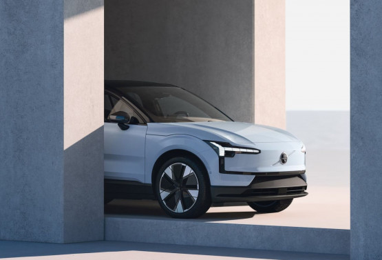Der neue vollelektrische EX30