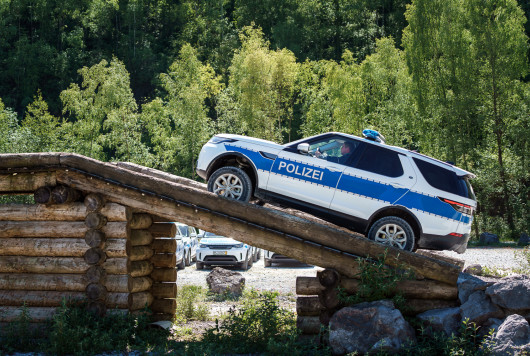 Bundespolizei mit Land Rover