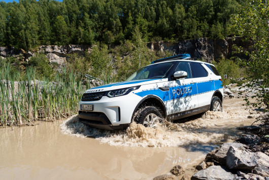 Bundespolizei mit Land Rover