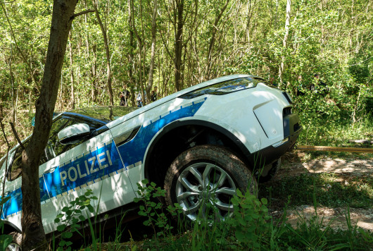 Bundespolizei mit Land Rover