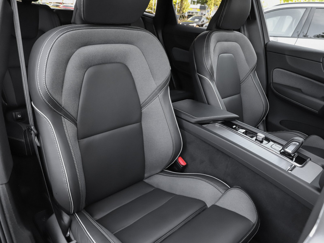Volvo XC60 B4 (D) AWD - SUV/Off-road - Schwarz - Gebrauchtwagen - Bild 7