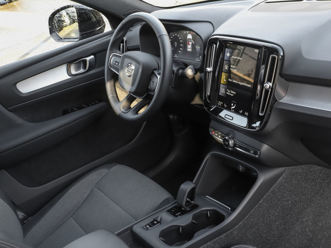 Volvo XC40 T5 Recharge - SUV/Off-road - Schwarz - Gebrauchtwagen - Bild 3