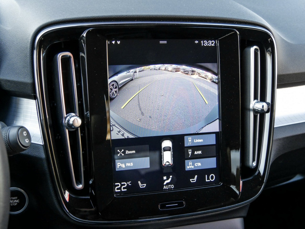 Volvo XC40 T3 - SUV/Off-road - Schwarz - Gebrauchtwagen - Bild 10