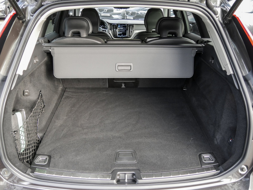 Volvo XC60 B4 (D) - SUV/Off-road - Grau - Gebrauchtwagen - Bild 12