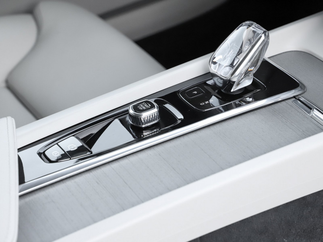 Volvo V60 B4 (D) - Kombi - Weiss - Gebrauchtwagen - Bild 9