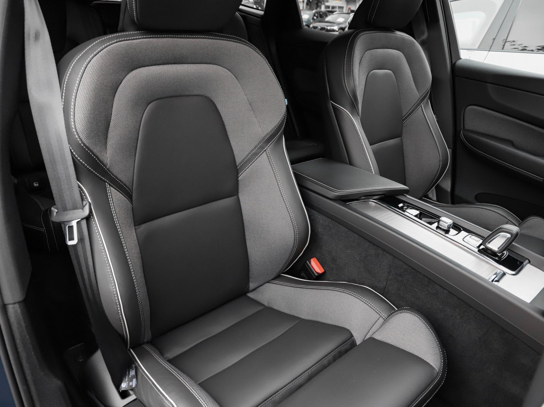 Volvo XC60 B4 (D) AWD - SUV/Off-road - Blau - Gebrauchtwagen - Bild 7