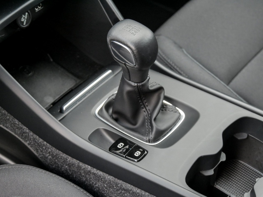 Volvo XC40 T2 - SUV/Off-road - Schwarz - Gebrauchtwagen - Bild 11