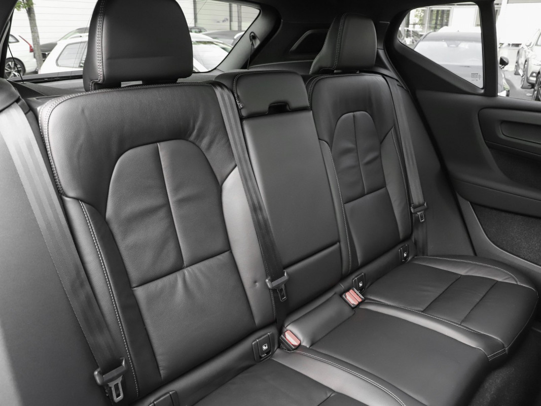Volvo XC40 T4 Recharge - SUV/Off-road - Grau - Gebrauchtwagen - Bild 5