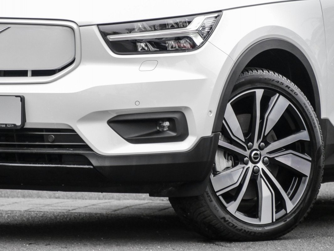 Volvo XC40 P6 Recharge - SUV/Off-road - Weiss - Gebrauchtwagen - Bild 6