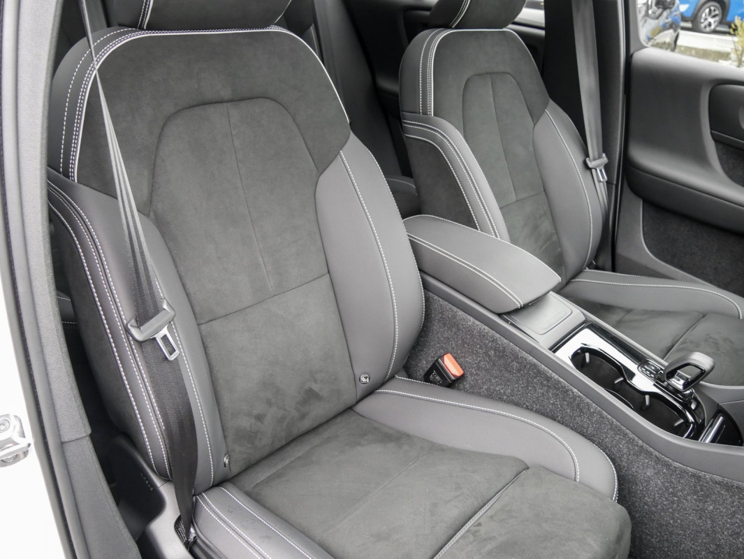 Volvo XC40 P6 Recharge - SUV/Off-road - Weiss - Gebrauchtwagen - Bild 7