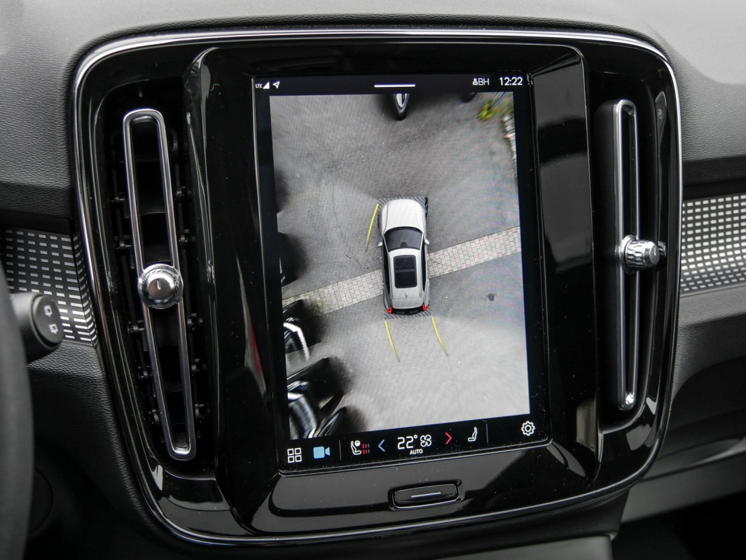 Volvo XC40 P6 Recharge - SUV/Off-road - Weiss - Gebrauchtwagen - Bild 10
