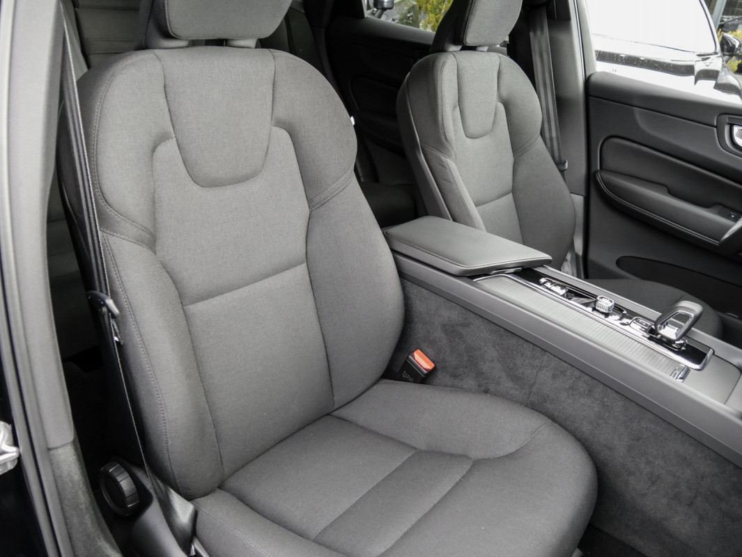 Volvo XC60 B4 (D) - SUV/Off-road - Schwarz - Gebrauchtwagen - Bild 7