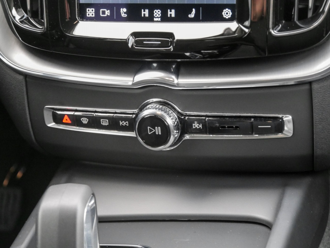 Volvo XC60 B4 (D) - SUV/Off-road - Schwarz - Gebrauchtwagen - Bild 11