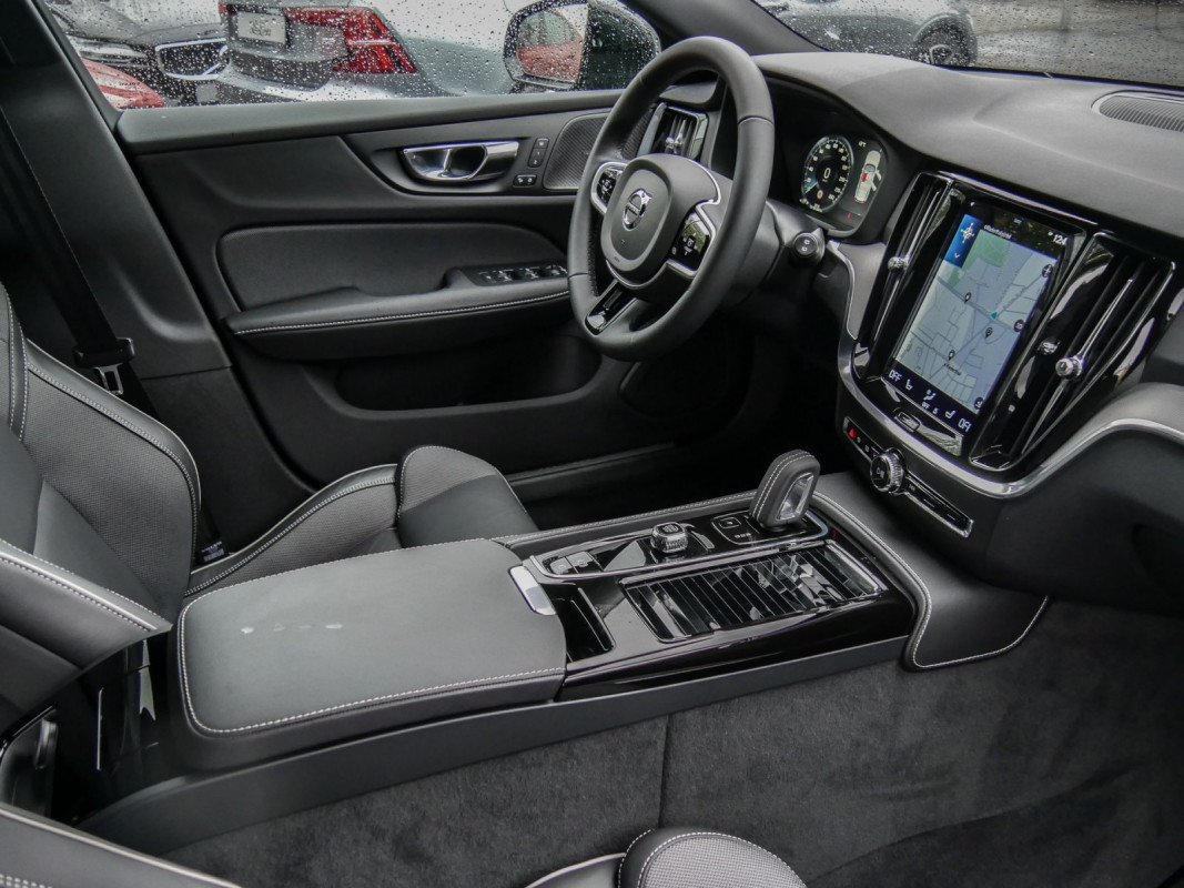 Volvo V60 T8 Recharge AWD - Kombi - Blau - Gebrauchtwagen - Bild 3