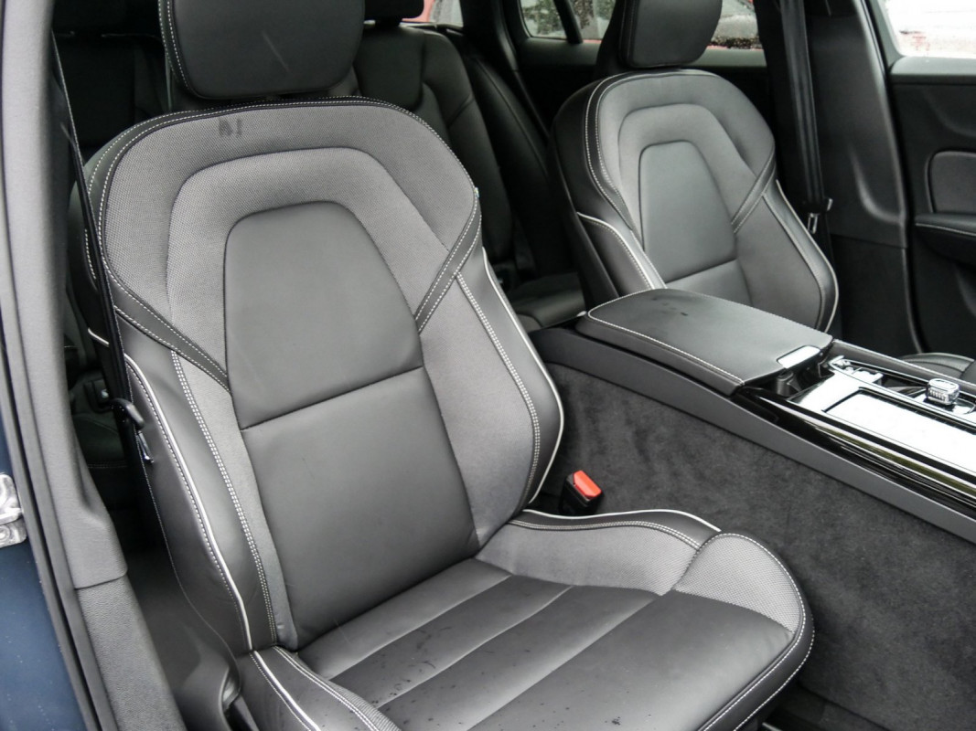 Volvo V60 T8 Recharge AWD - Kombi - Blau - Gebrauchtwagen - Bild 7
