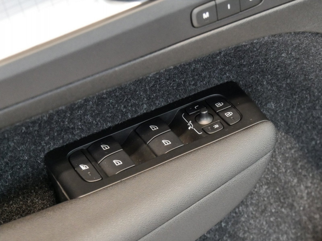 Volvo XC40 T5 Recharge - SUV/Off-road - Grau - Gebrauchtwagen - Bild 14