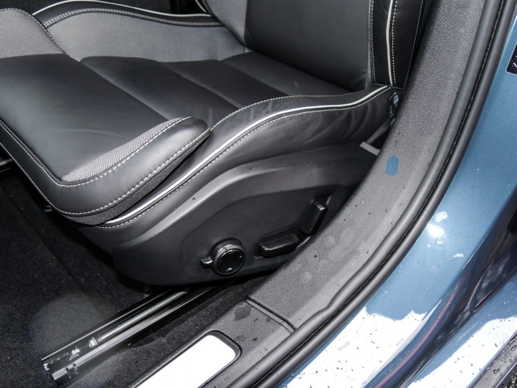 Volvo V60 T8 Recharge AWD - Kombi - Blau - Gebrauchtwagen - Bild 15