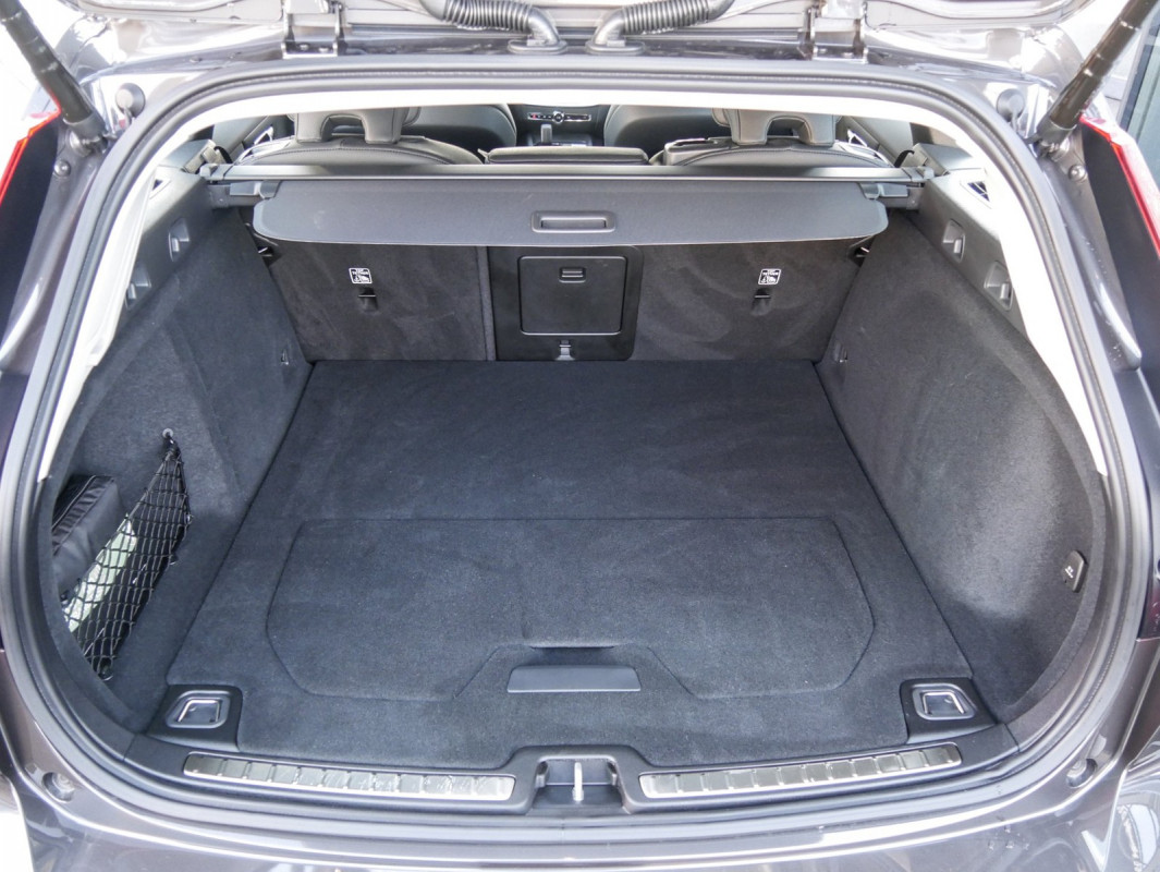 Volvo V60 B4 (D) - Kombi - Grau - Gebrauchtwagen - Bild 12