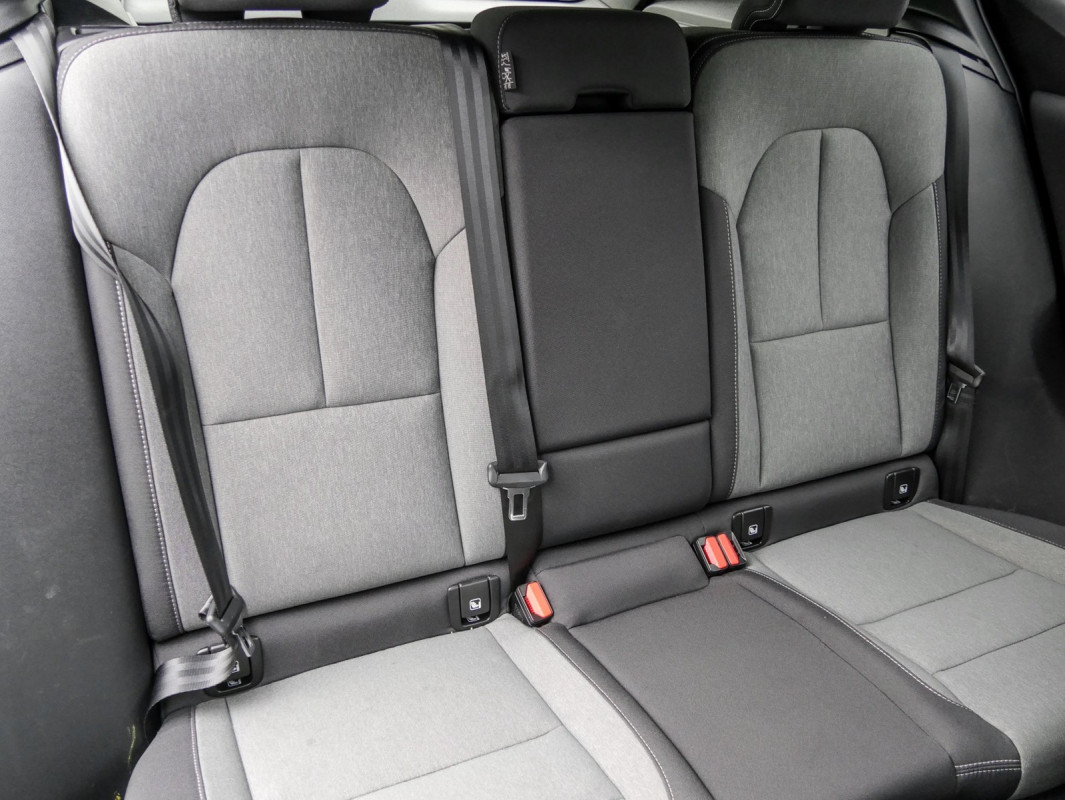 Volvo XC40 T3 - SUV/Off-road - Schwarz - Gebrauchtwagen - Bild 5