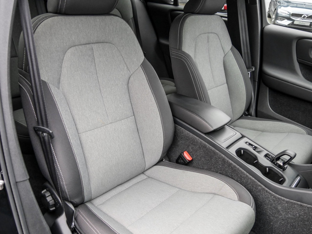 Volvo XC40 T3 - SUV/Off-road - Schwarz - Gebrauchtwagen - Bild 7