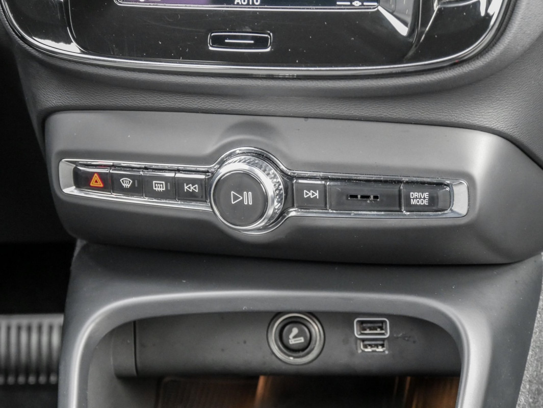 Volvo XC40 T3 - SUV/Off-road - Schwarz - Gebrauchtwagen - Bild 11