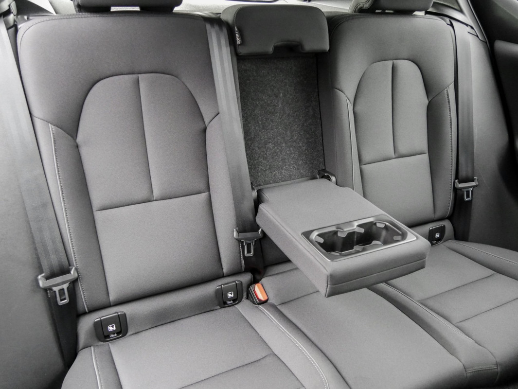 Volvo XC40 T2 - SUV/Off-road - Schwarz - Gebrauchtwagen - Bild 5