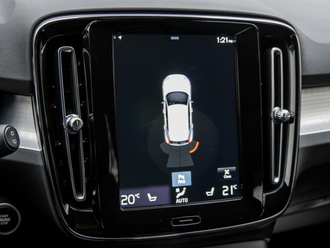 Volvo XC40 T2 - SUV/Off-road - Schwarz - Gebrauchtwagen - Bild 10