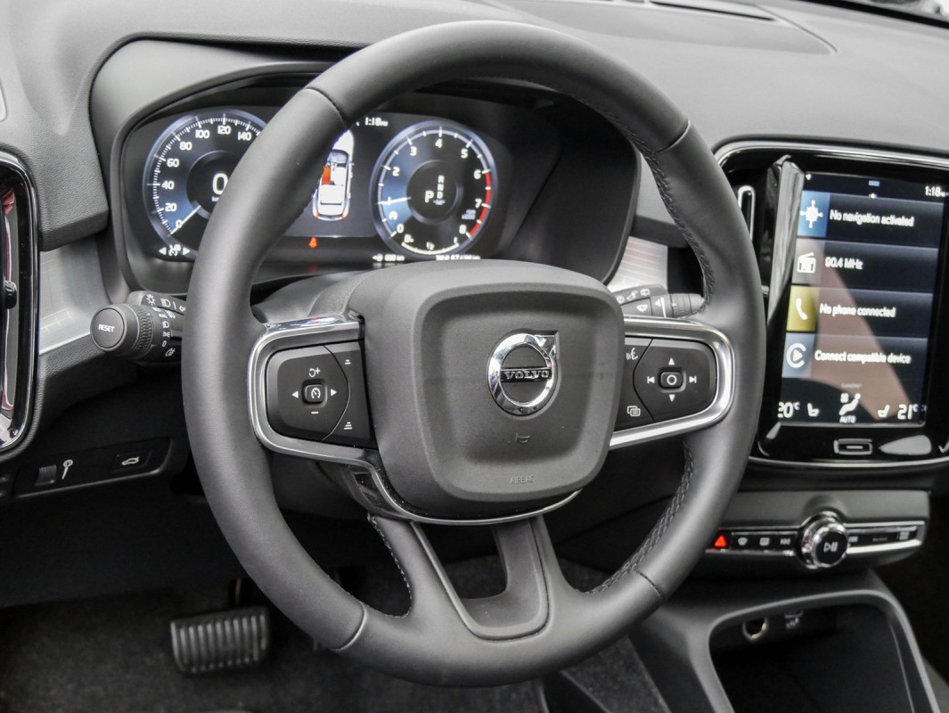 Volvo XC40 T2 - SUV/Off-road - Schwarz - Gebrauchtwagen - Bild 14