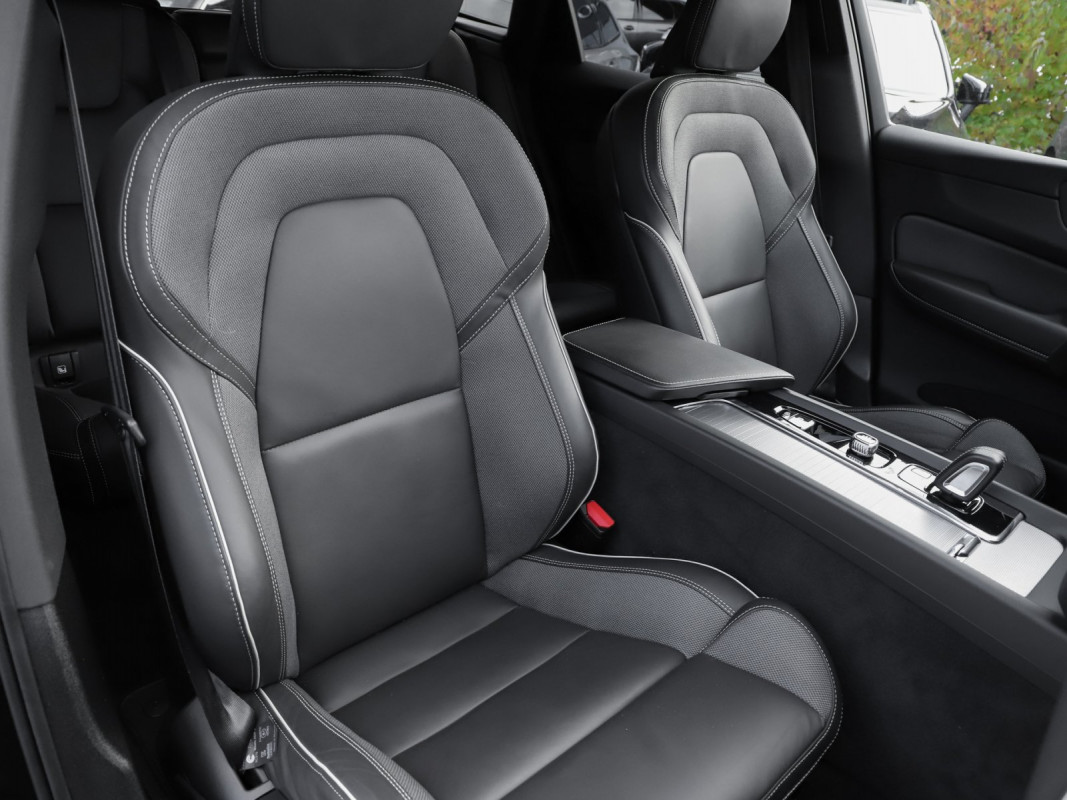 Volvo XC60 B4 (D) AWD - SUV/Off-road - Schwarz - Gebrauchtwagen - Bild 7