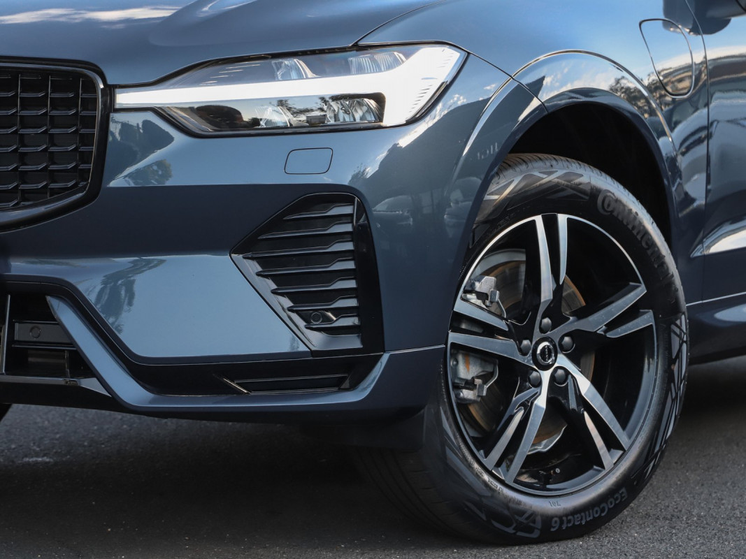 Volvo XC60 T6 TE AWD - SUV/Off-road - Blau - Gebrauchtwagen - Bild 6