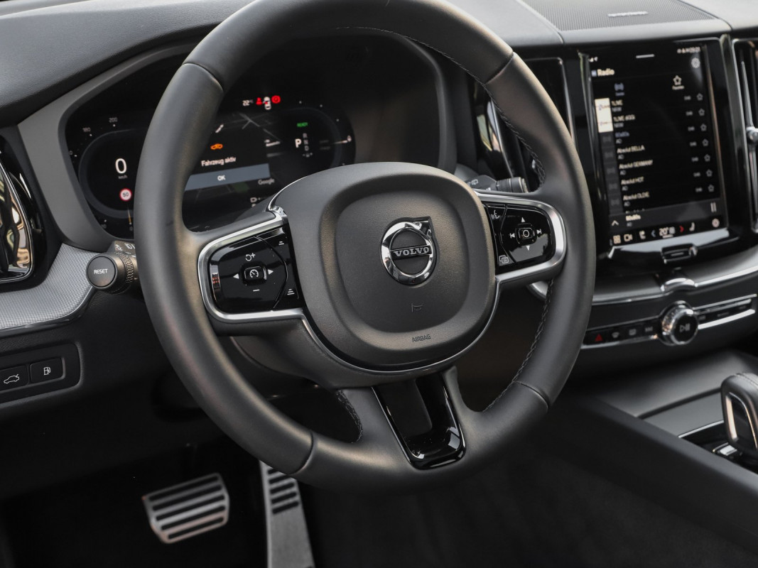 Volvo XC60 T6 AWD Recharge - SUV/Off-road - Grau - Gebrauchtwagen - Bild 12
