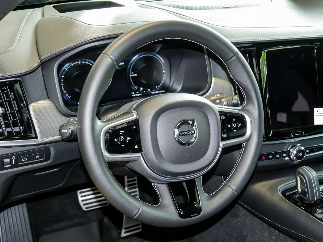 Volvo V90 T6 AWD - Kombi - Grau - Gebrauchtwagen - Bild 10