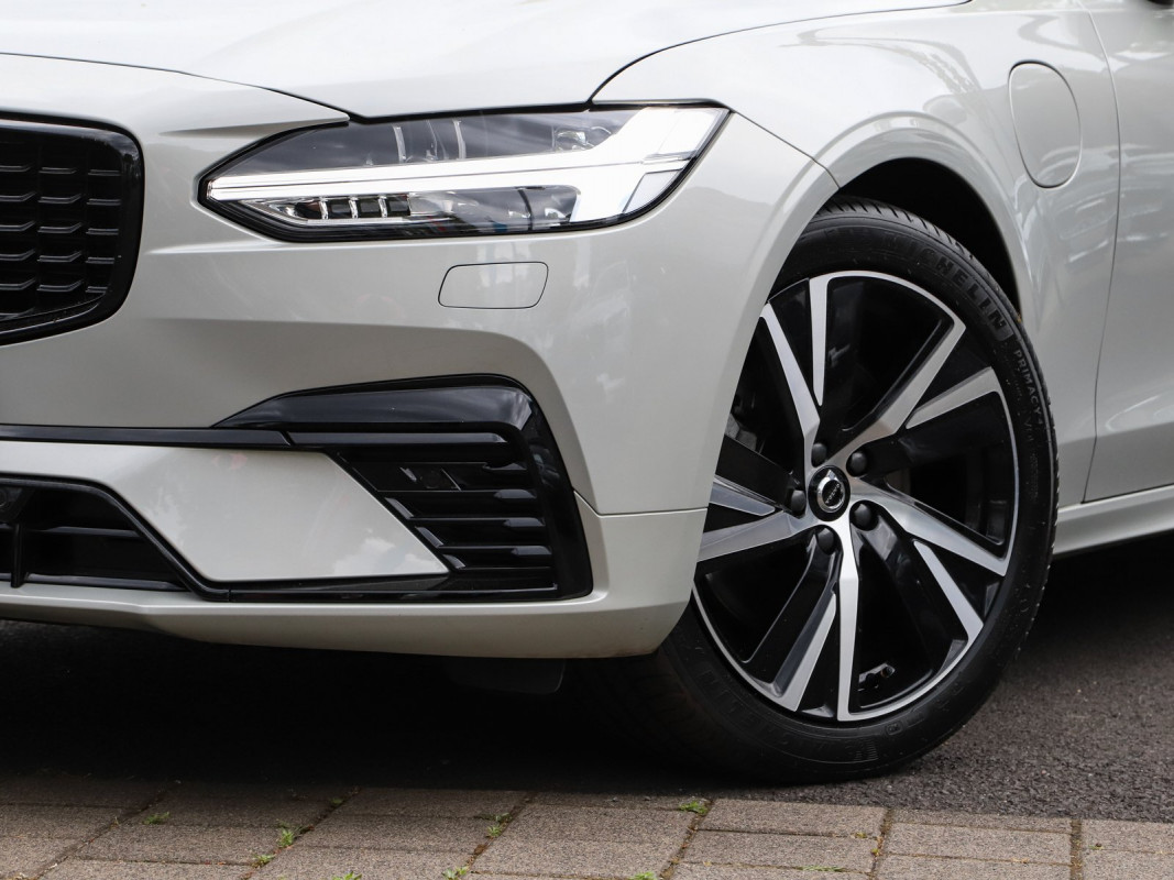 Volvo V90 T8 TE AWD - Kombi - Silber - Gebrauchtwagen - Bild 6