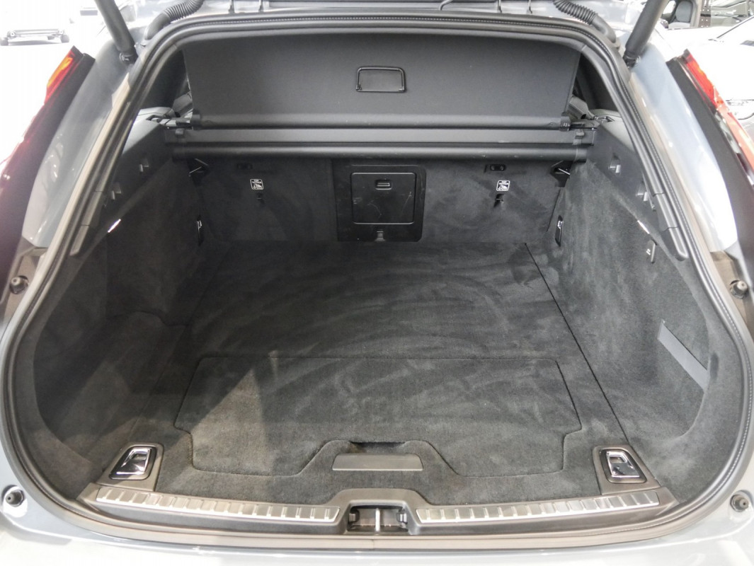 Volvo V90 B4 (D) AWD - Kombi - Grau - Gebrauchtwagen - Bild 12
