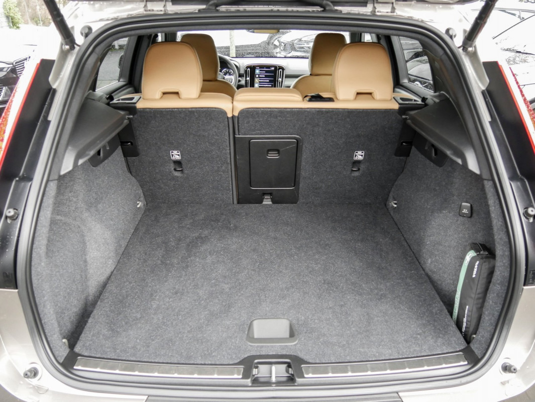 Volvo XC40 T3 - SUV/Off-road - Grau - Gebrauchtwagen - Bild 12