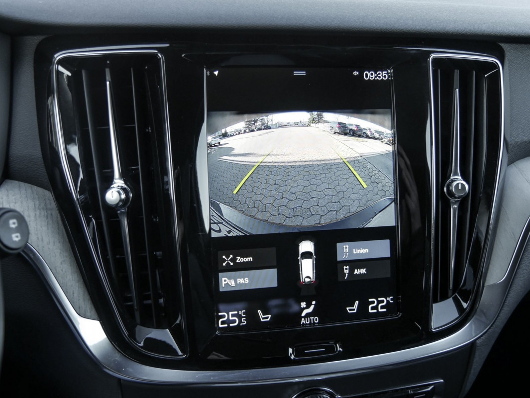 Volvo V60 D4 Inscription - Kombi - Schwarz - Gebrauchtwagen - Bild 10