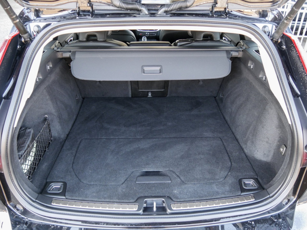 Volvo V60 D4 Inscription - Kombi - Schwarz - Gebrauchtwagen - Bild 12