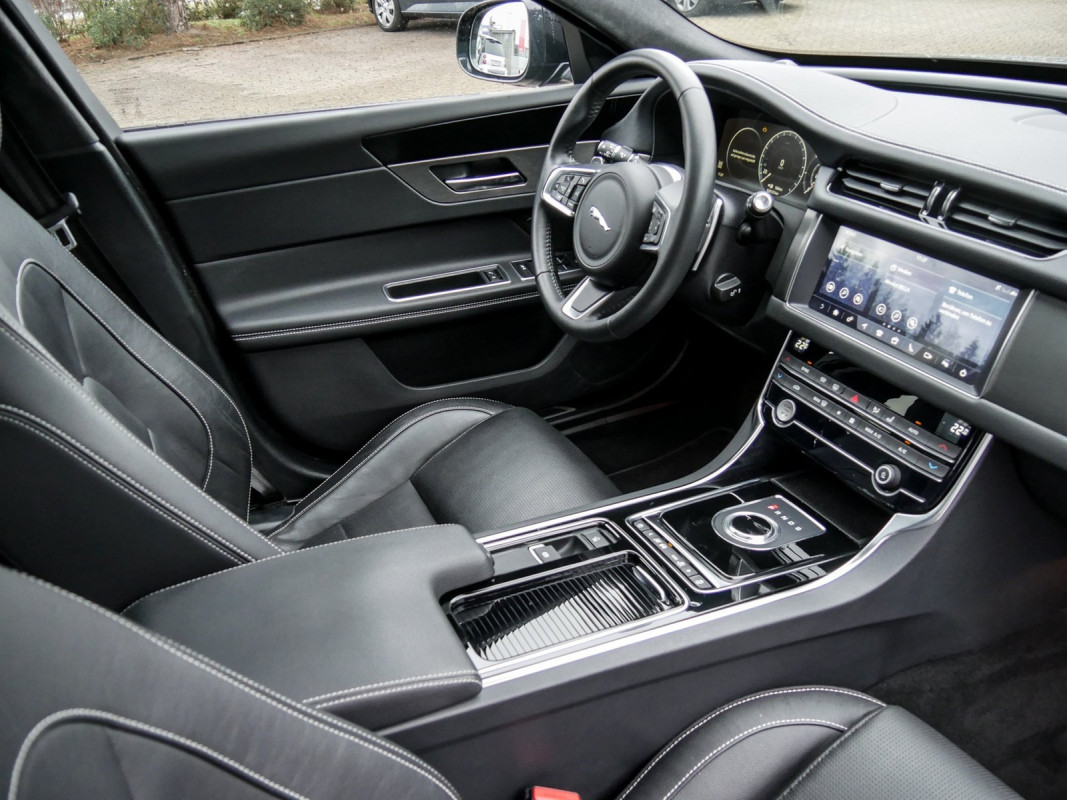Jaguar XF Sportbrake - Kombi - Schwarz - Gebrauchtwagen - Bild 3
