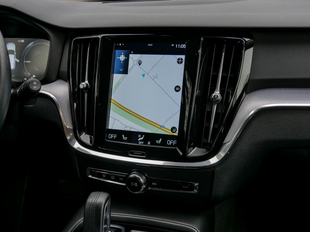 Volvo V60 T6 RECHARGE AWD - Kombi - Weiss - Gebrauchtwagen - Bild 9