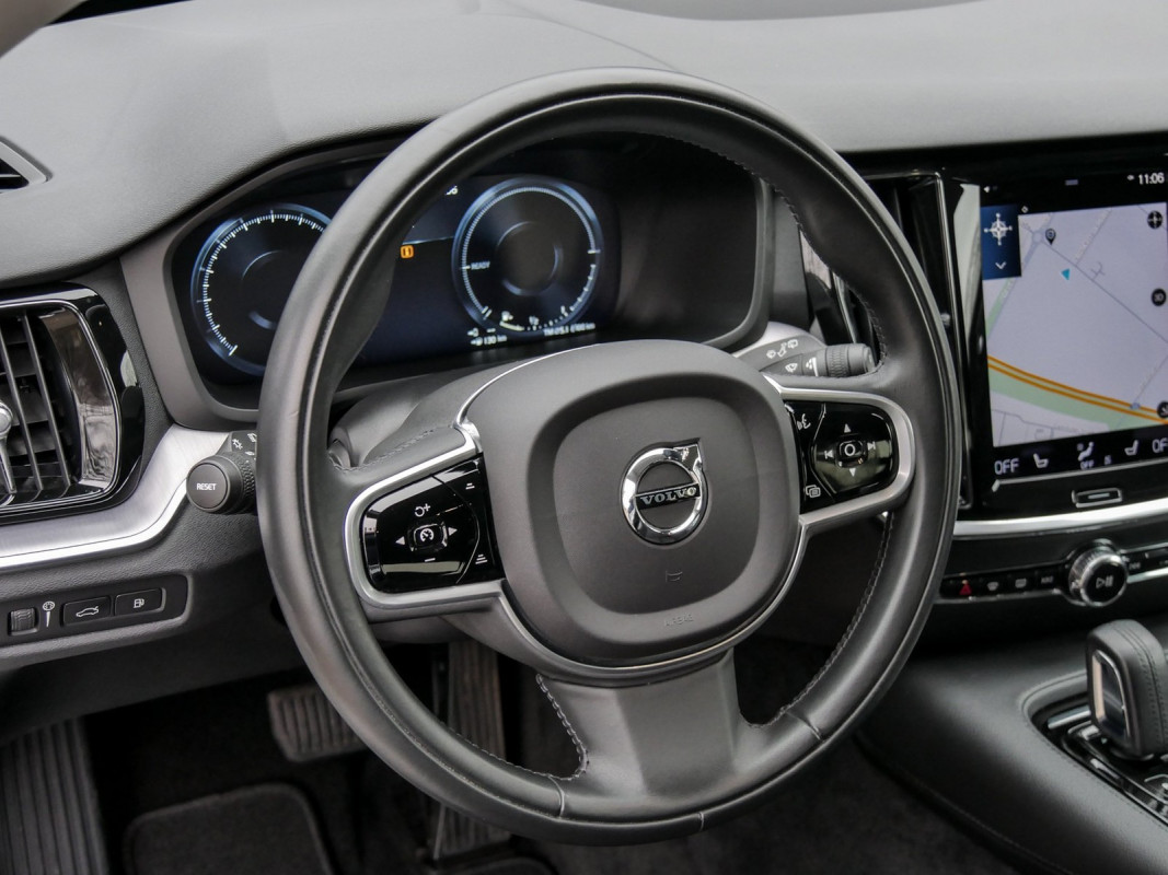Volvo V60 T6 RECHARGE AWD - Kombi - Weiss - Gebrauchtwagen - Bild 10