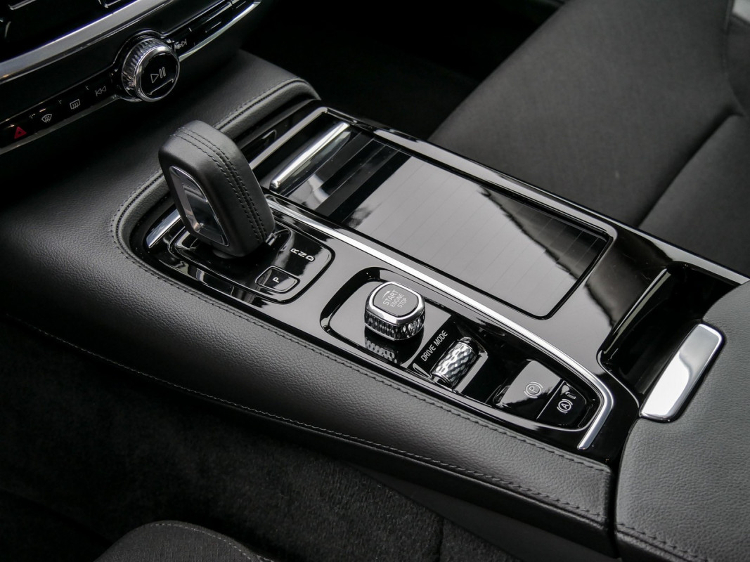 Volvo V60 T6 RECHARGE AWD - Kombi - Weiss - Gebrauchtwagen - Bild 11