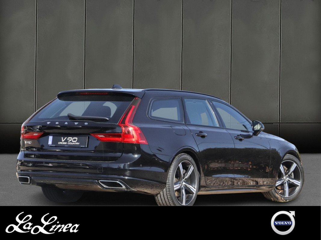 Volvo V90 D4 AWD - Kombi - Schwarz - Gebrauchtwagen - Bild 2
