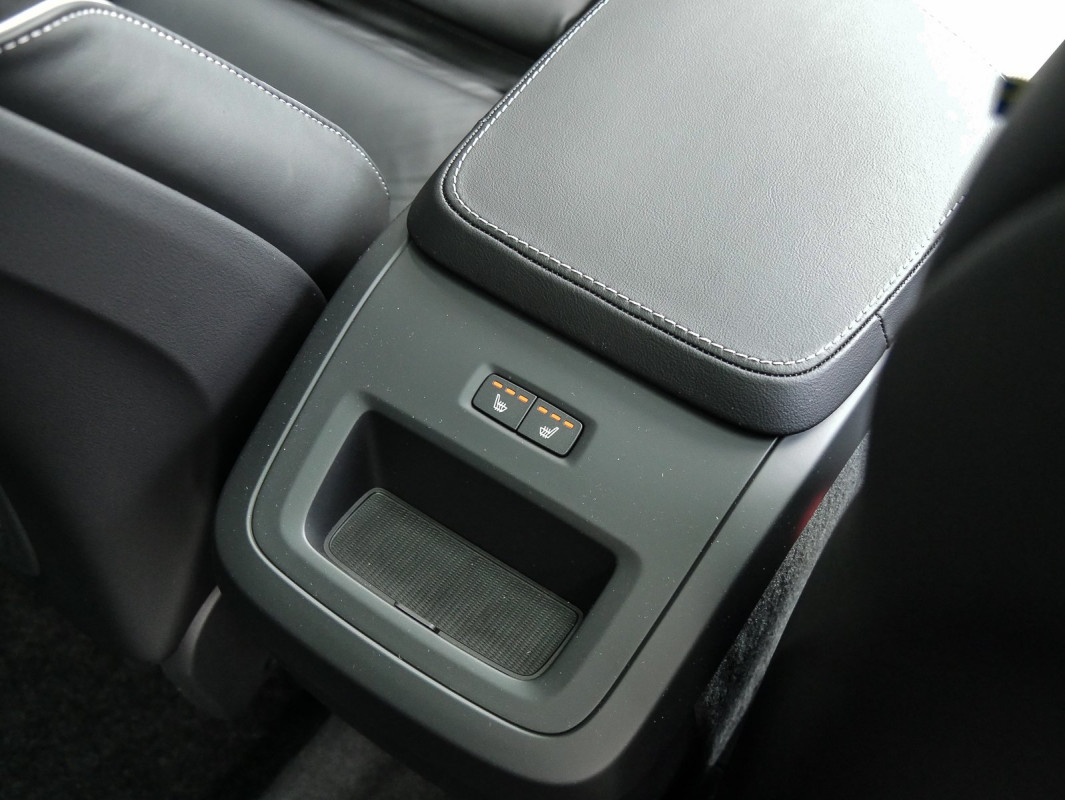 Volvo XC90 B5 (D) - SUV/Off-road - Blau - Gebrauchtwagen - Bild 14