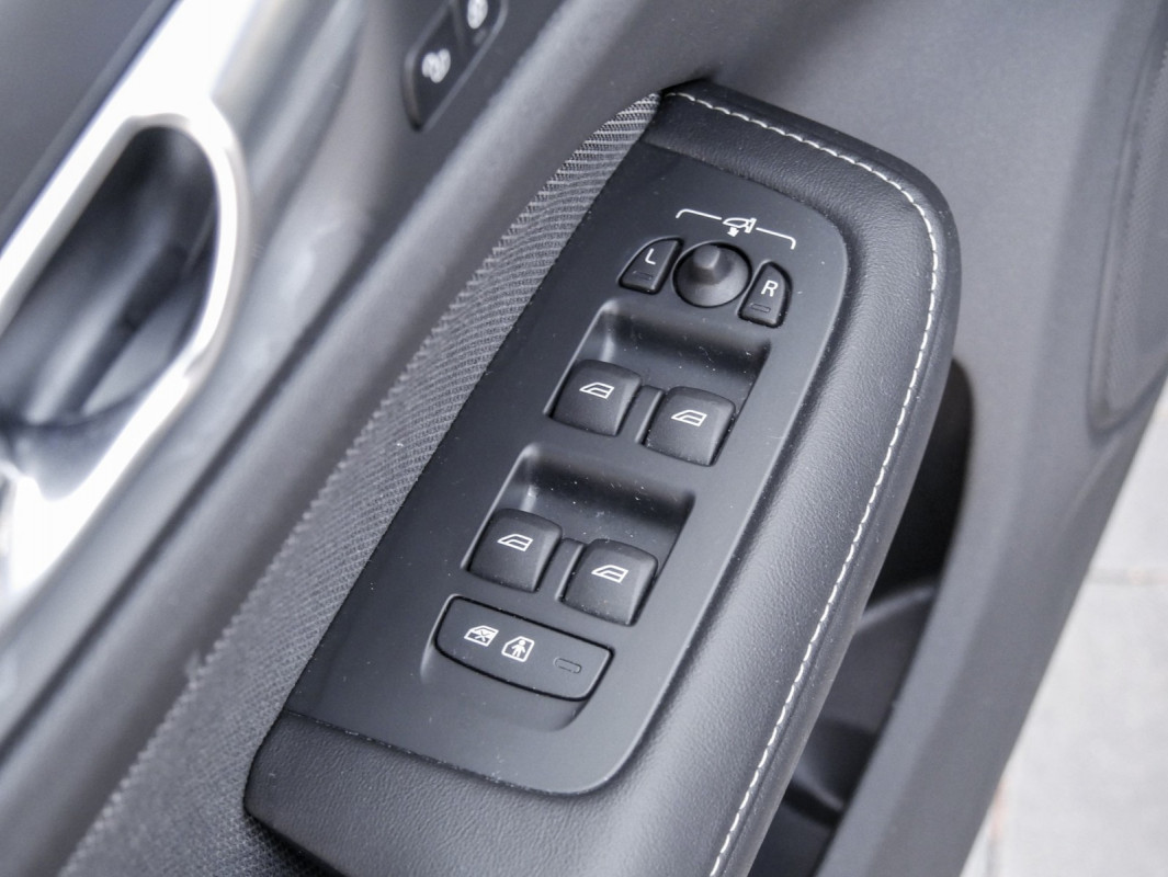 Volvo V60 T6 Recharge Plug-in Hybrid AWD - Kombi - Blau - Gebrauchtwagen - Bild 14