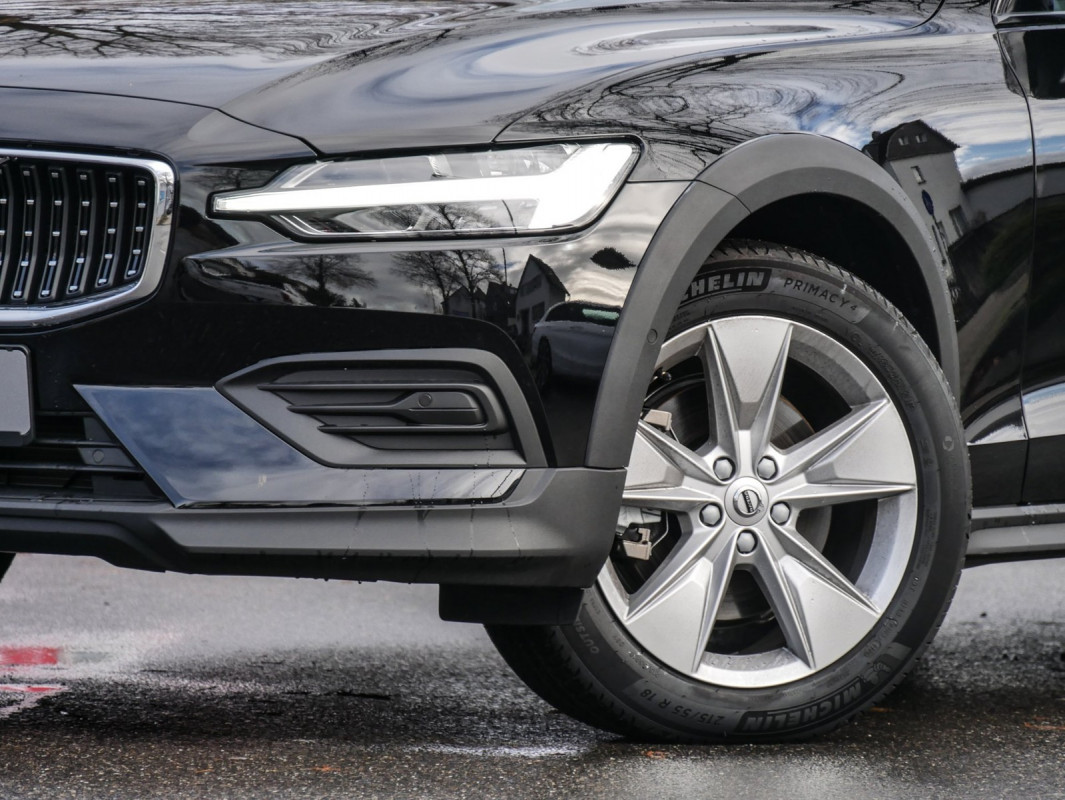 Volvo V60 B4 Cross Country - Kombi - Schwarz - Gebrauchtwagen - Bild 6