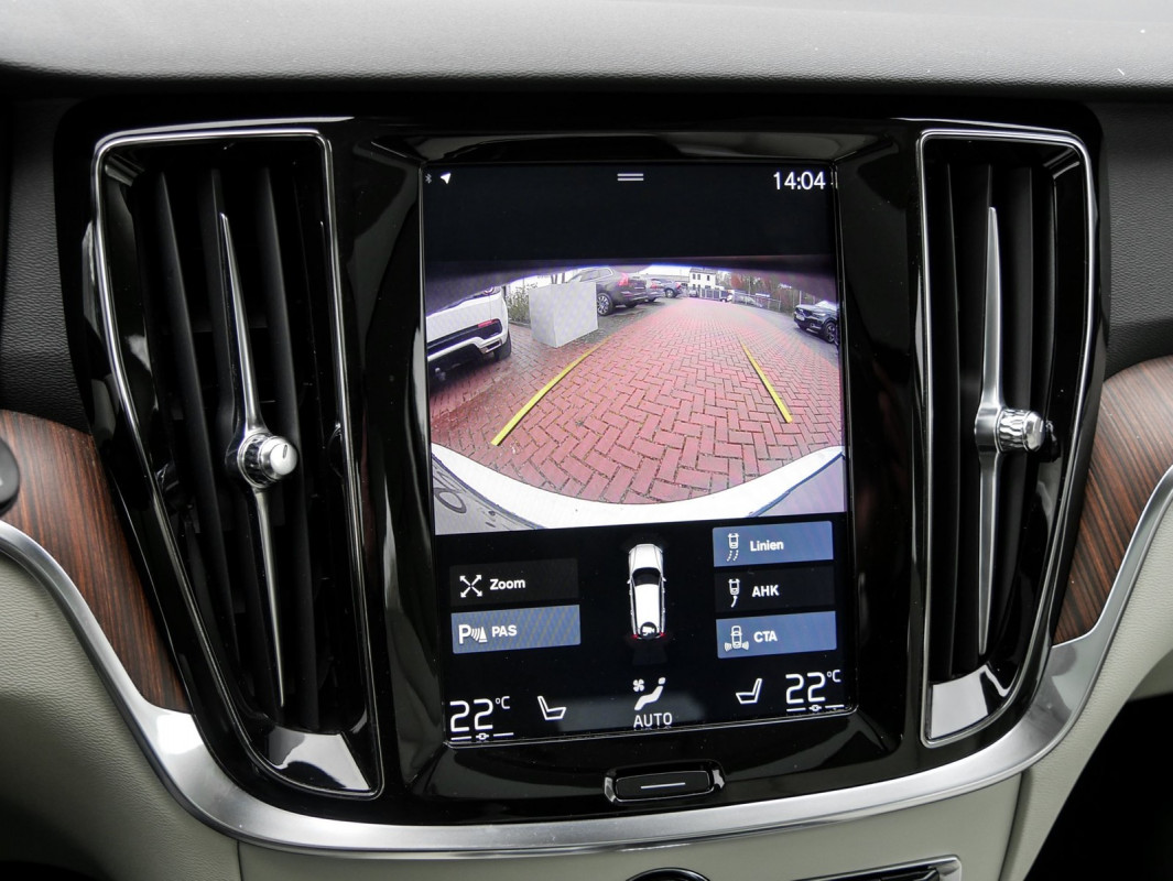 Volvo V60 T8 Twin Engine AWD - Kombi - Weiss - Gebrauchtwagen - Bild 10