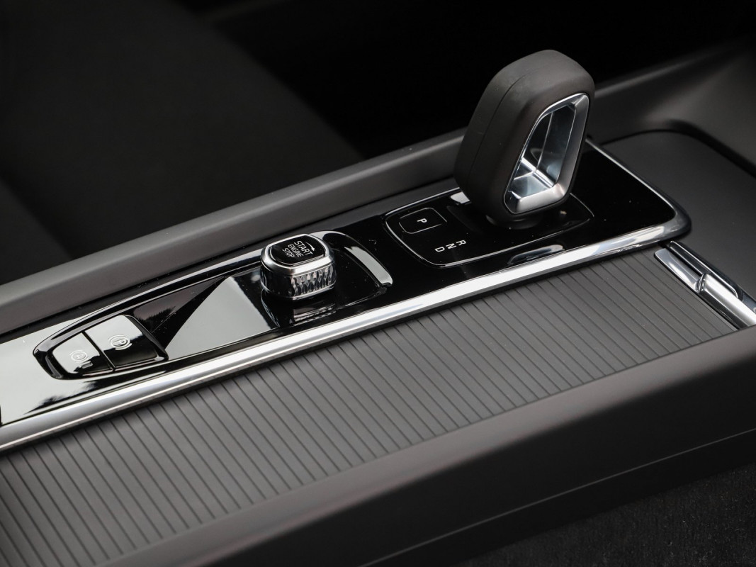 Volvo V60 B4 (D) - Kombi - Schwarz - Gebrauchtwagen - Bild 9