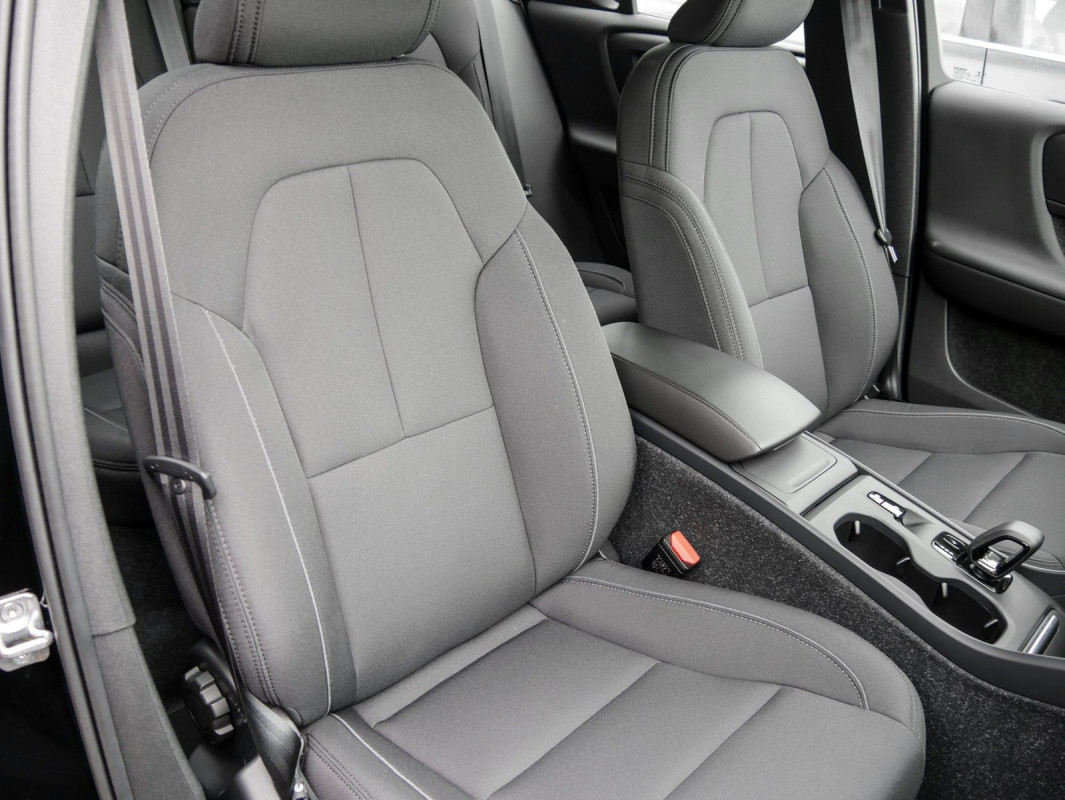 Volvo XC40 T3 - SUV/Off-road - Schwarz - Gebrauchtwagen - Bild 7
