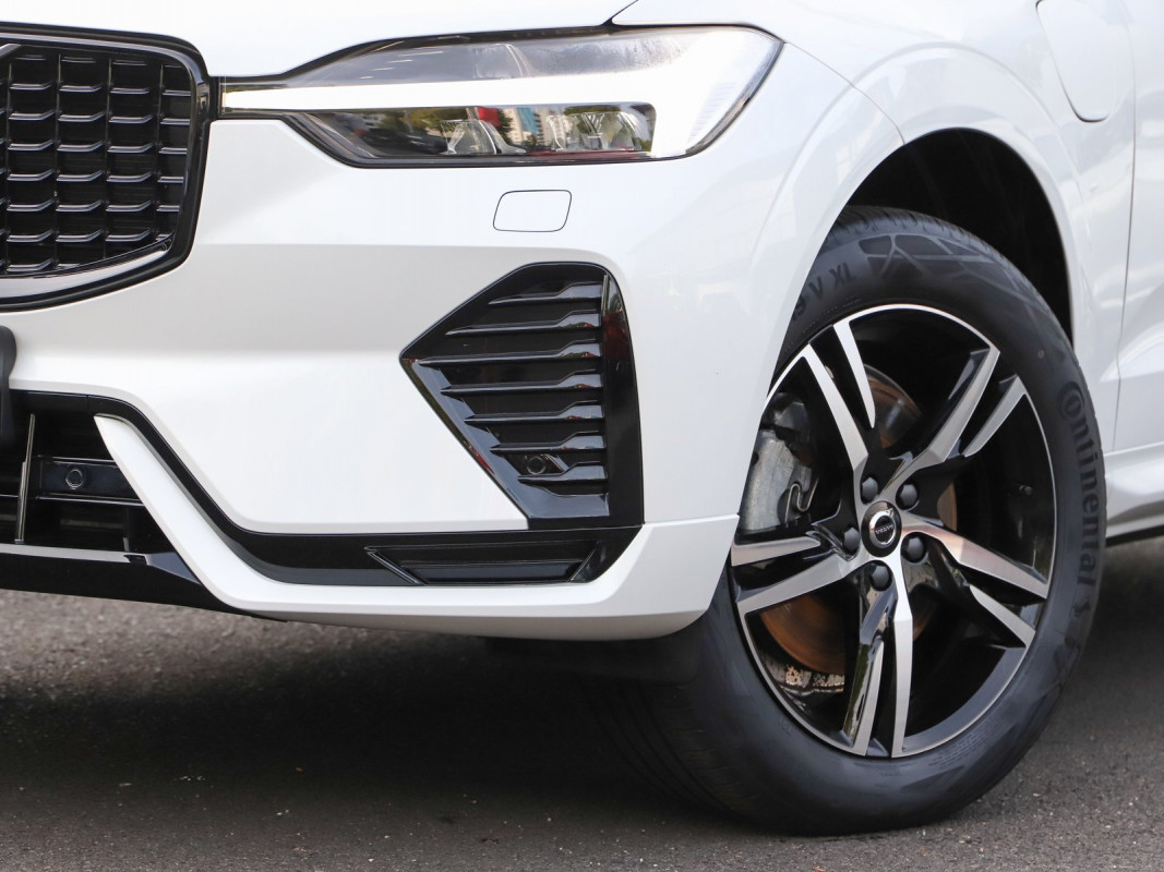 Volvo XC60 T6 AWD Recharge - SUV/Off-road - Weiss - Gebrauchtwagen - Bild 6