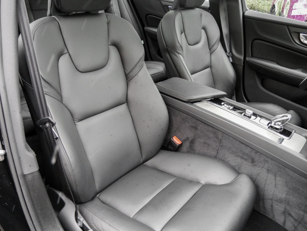 Volvo S60 B4 Benzin 8-Gang Gear - Limousine - Schwarz - Gebrauchtwagen - Bild 7